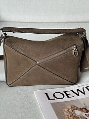 Colestore  Loewe Small Featherlight Puzzle bag in Grained Nubuck Dark Brown 24x16.5x10.5cm - 4