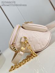 	 Colestore Louis Vuitton Mini Bumbag Monogram Cream 17x12x9.5cm - 2