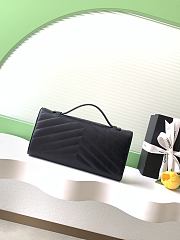Colestore Chanel Chevron Quilted Envelope Flap Bag Black. Top Handle 26x10x5cm - 2