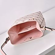 Colestore  Gucci GG Emblem small bucket bag in pink and red GG fabric 19 × 18 × 11 cm - 2