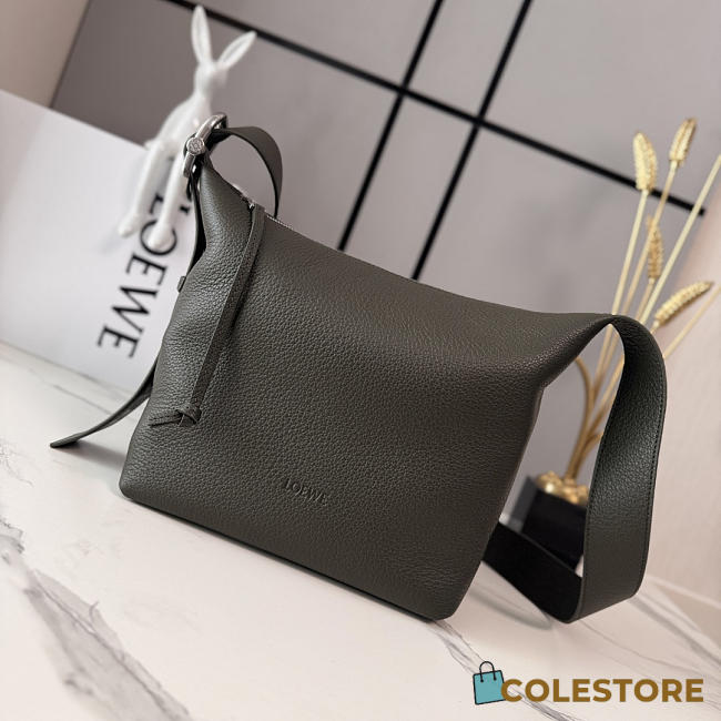 Colestore  Loewe Loop Hobo in Supple Grained Calfskin Green 29x10.5x22cm - 1