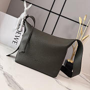 Colestore  Loewe Loop Hobo in Supple Grained Calfskin Green 29x10.5x22cm - 1