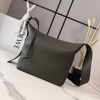 Colestore  Loewe Loop Hobo in Supple Grained Calfskin Green 29x10.5x22cm