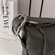 Colestore  Loewe Loop Hobo in Supple Grained Calfskin Green 29x10.5x22cm - 2