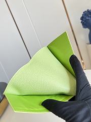 Colestore Louis Vuitton Passport Cover Pistachio M28039 10 x 14 x 2.5 cm - 2