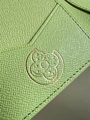 Colestore Louis Vuitton Passport Cover Pistachio M28039 10 x 14 x 2.5 cm - 6