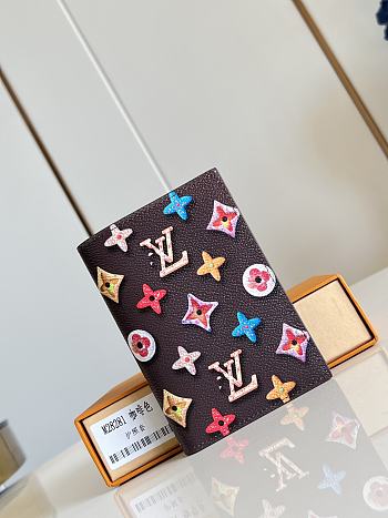 Colestore Louis Vuitton Passport Cover Chocolate M28281 10 x 14 x 2.5 cm