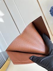 Colestore Louis Vuitton Passport Cover Chocolate M28281 10 x 14 x 2.5 cm - 2