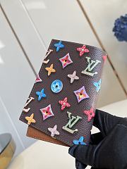 Colestore Louis Vuitton Passport Cover Chocolate M28281 10 x 14 x 2.5 cm - 3