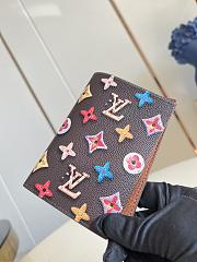 Colestore Louis Vuitton Passport Cover Chocolate M28281 10 x 14 x 2.5 cm - 4