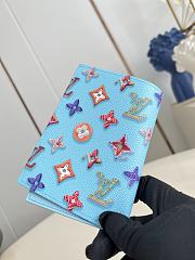 Colestore Louis Vuitton Passport Cover Blueberry M28040 10 x 14 x 2.5 cm - 2