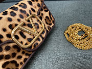 Colestore Valentino Garavani Locò Leopard Print Shoulder Bag 20x11x5cm - 4