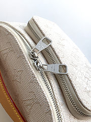 Colestore Louis Vuitton Rush Bumbag White 30 x 15 x 8cm - 2