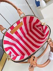 Colestore Louis Vuitton Alma MM Soft Celebration 37 x 28 x 13.5 cm - 6