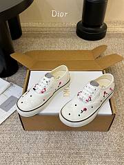 Colestore Dior Dioramour Dior Saltwind Sneaker White Cotton Embroidered with Multicolor Doves & Roses Motif - 5