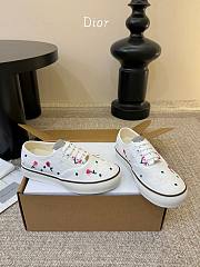 Colestore Dior Dioramour Dior Saltwind Sneaker White Cotton Embroidered with Multicolor Doves & Roses Motif - 3