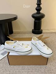 Colestore Dior Saltwind Sneaker White Cotton Embroidered with Multicolor Dior Daisy Motif - 6