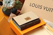Colestore Louis Vuitton Victorine On My Side Wallet Greige 12 x 9.5 x 2.5 cm - 2