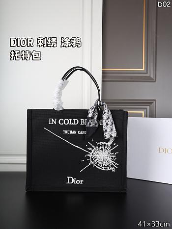 Colestore Dior Large Dior Book Tote Black and White Book Cover Embroidery (42 x 35 x 18 cm)