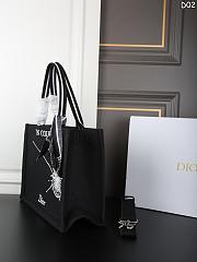 Colestore Dior Large Dior Book Tote Black and White Book Cover Embroidery (42 x 35 x 18 cm) - 2
