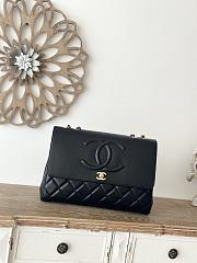 Colestore Chanel Oversized CC Flap Bag In Lambskin Black 33x11x23cm - 1