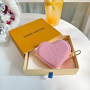 Colestore Louis Vuitton Heart Coin Wallet Snowy Pearl color - 4