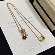 Colestore Van Cleef & Arpels Lucky Alhambra Double Motif Pendant In Yellow Gold With Ruby And Diamond - 4