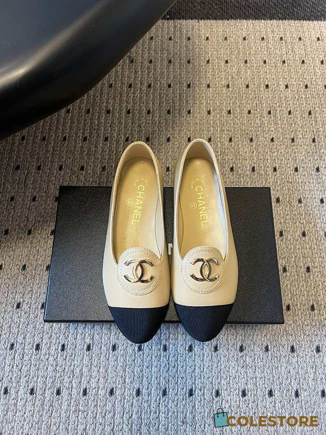 Colestore Chanel Moccasins Calfskin & Grosgrain Beige & Black  - 1