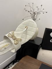 Colestore Chanel Quilted Lambskin Thong Sandals With Bow Detail  White & Gold - 4