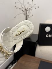 Colestore Chanel Quilted Lambskin Thong Sandals With Bow Detail  White & Gold - 5