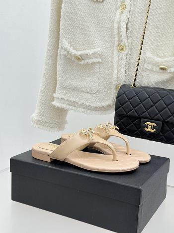 Colestore Chanel Quilted Lambskin Thong Sandals With Bow Detail  Beige & Gold