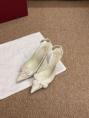 Colestore Valentino Garavani VLogo Slingback Pumps With Butterfly Appliqué Ivory - 2