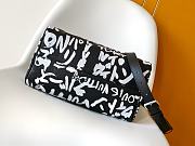 Colestore Louis Vuitton Speedy P9 Bandoulière 30 Scribble Black/White M26175 32 x 22.5 x 18 cm - 4