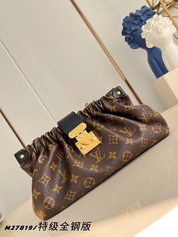 Colestore  Louis Vuitton Pochette Sling PM Monogram 30 x 16 x 11cm