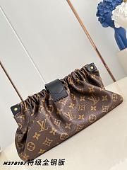 Colestore  Louis Vuitton Pochette Sling PM Monogram 30 x 16 x 11cm - 4