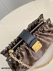 Colestore  Louis Vuitton Pochette Sling PM Monogram 30 x 16 x 11cm - 2
