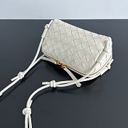 Colestore Bottega Veneta Intrecciato Concert Pouch in Sea salt 18.5x11.5x8.5cm - 5