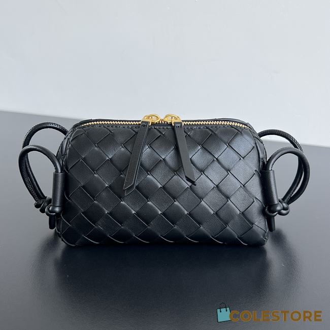 Colestore Bottega Veneta Intrecciato Concert Pouch in Black 18.5x11.5x8.5cm - 1
