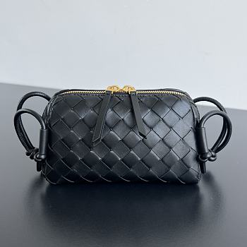 Colestore Bottega Veneta Intrecciato Concert Pouch in Black 18.5x11.5x8.5cm