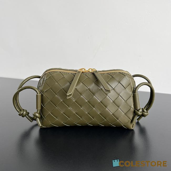 Colestore Bottega Veneta Intrecciato Concert Pouch in Cypress 18.5x11.5x8.5cm - 1