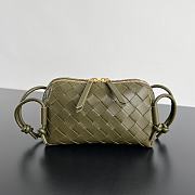 Colestore Bottega Veneta Intrecciato Concert Pouch in Cypress 18.5x11.5x8.5cm - 1