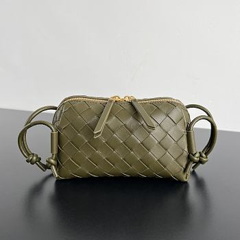 Colestore Bottega Veneta Intrecciato Concert Pouch in Cypress 18.5x11.5x8.5cm