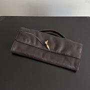 Colestore  Bottega Veneta Women's Andiamo Clutch in Fondant 31x13x3cm  - 3