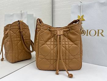 Colestore  Dior Medium D-Motion Bag Light Gold-Tone Macrocannage Lambskin 23 x 24 x 13cm