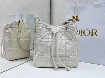 Colestore  Dior Medium D-Motion Bag Ivory Macrocannage Lambskin 23 x 24 x 13cm