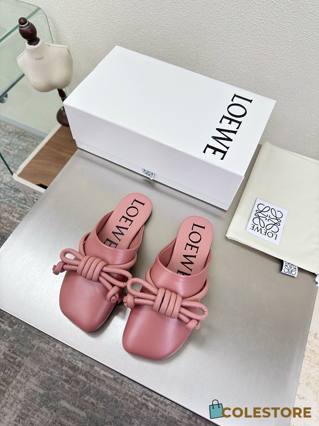 Colestore  Loewe Flamenco Knot mule in lambskin Blush - 1