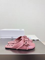 Colestore  Loewe Flamenco Knot mule in lambskin Blush - 3