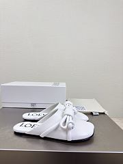 Colestore  Loewe Flamenco Knot mule in lambskin White - 4