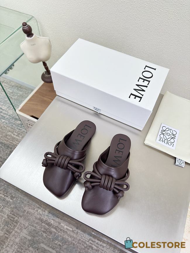 Colestore  Loewe Flamenco Knot mule in lambskin Dark Brownie - 1