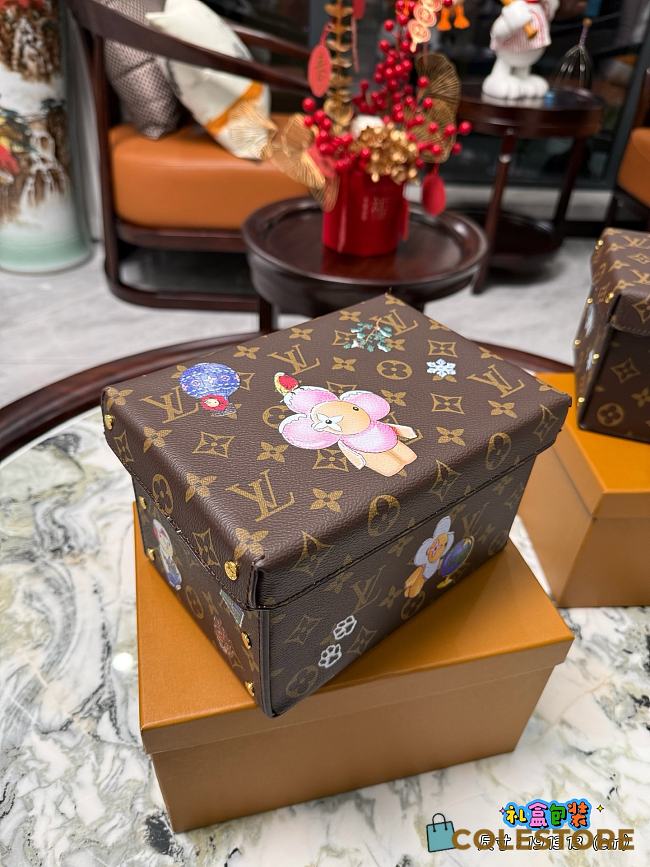 Colestore Louis Vuitton Triplets Cardboard Box Inside a Pink Microfiber 19 x 13 x 13cm - 1